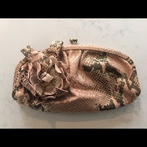 Isabella Fiore pink/bronze metallic clutch